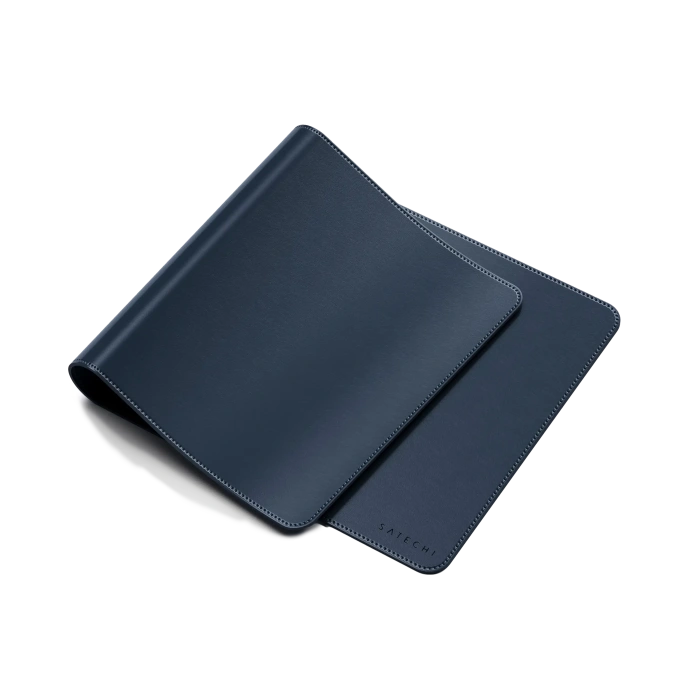 Коврик для мыши и клавиатуры большой из веганской кожи Satechi Vegan-Leather Premium Desk Mat. Цвет: синий (ST-LPDMB)