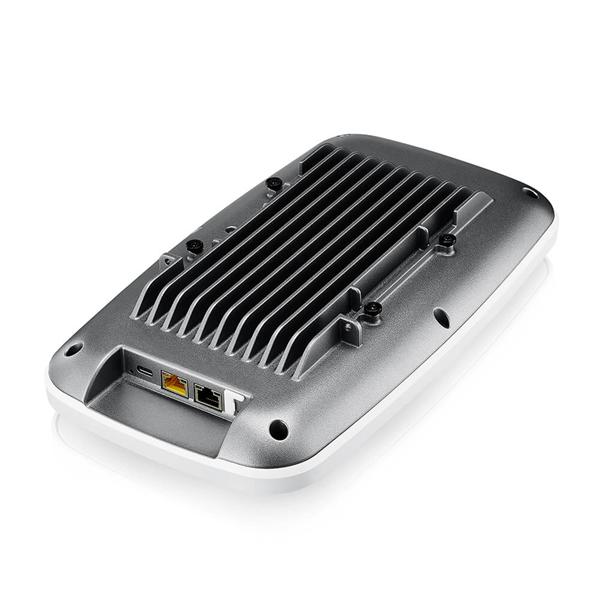 Точка доступа Zyxel NebulaFlex WBE660S, WiFi 7, 802.11a/b/g/n/ac/ax/be 2,4 и 5 ГГц , MU-MIMO, Smart Antenna, антенны 4x4, до 1376+8640 Мбит/с, 1xLAN 10GE, 1xLAN GE, PoE, защита от 4G/5G, BLE Beacon (WBE660S-WW0101F)
