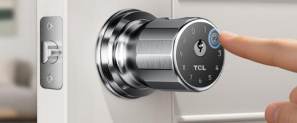 TCL представила умную дверную ручку с биометрией и управлением через приложение