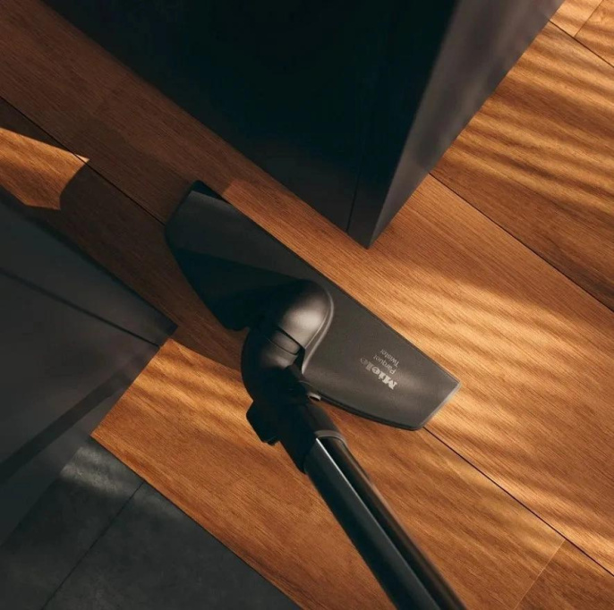 Пылесос Miele Boost CX1 125 Gala Ed Obsidian, 890Вт, черный/черный