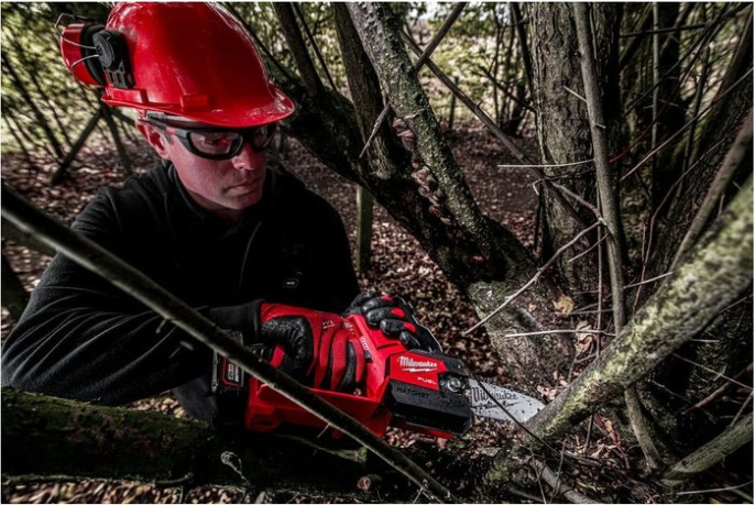 Аккумуляторная цепная садовая пила Milwaukee M12 FHS-602X FUEL 4933472212