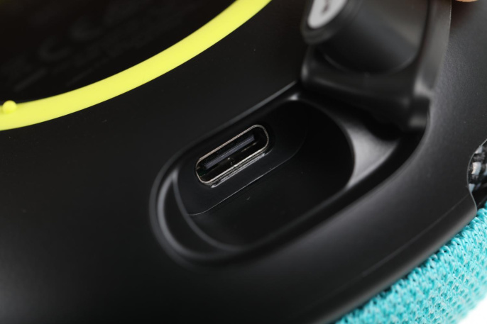 Колонка порт. Edifier MP100 Plus св.зеленый 5W 1.0 BT 10м 1500mAh