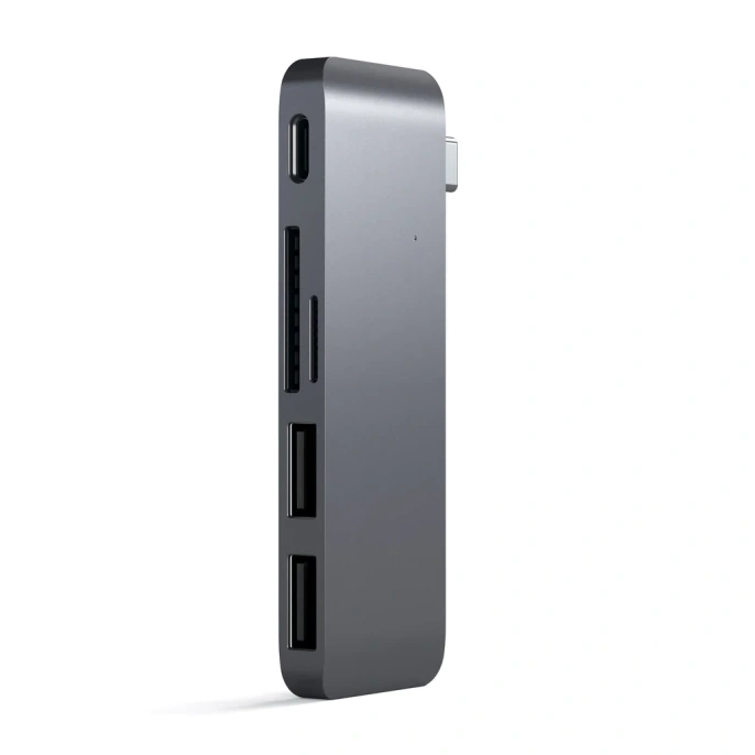 USB-хаб Satechi Type-C USB 3.0 Passthrough Hub для Macbook 12". Порты: 1x USB-C, 2 x USB 3.0, SD, microSD. Цвет серый космос. (ST-TCUPM)