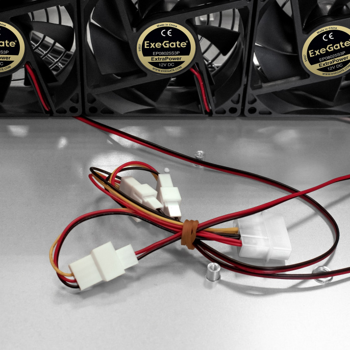 Серверный корпус ExeGate Pro 2U550-08 <RM 19", высота 2U, глубина 550, без БП, 2*USB> EX284959RUS