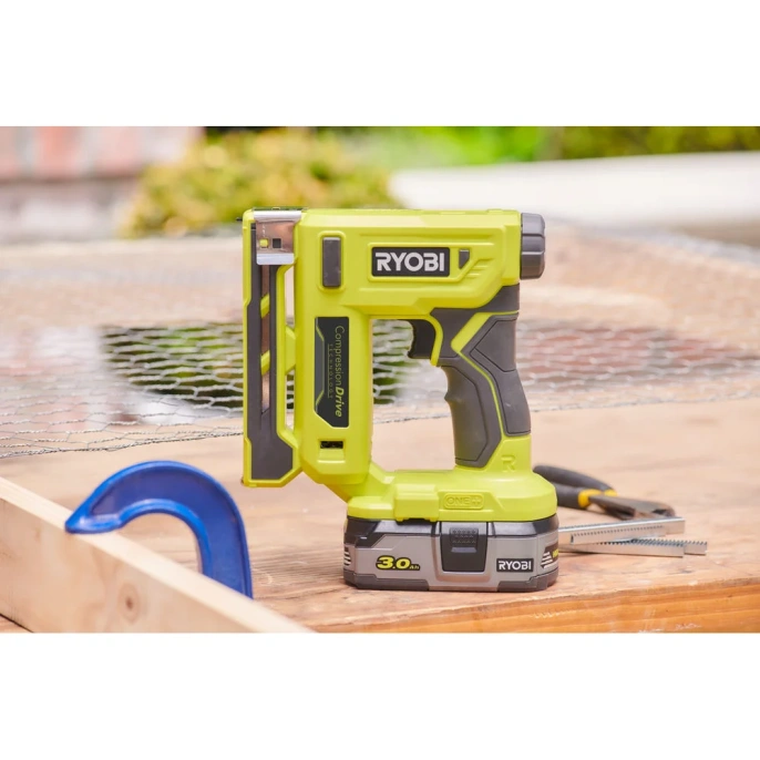 Аккумуляторный степлер Ryobi ONE+ R18ST50-0  без аккумулятора в комплекте 5133004496