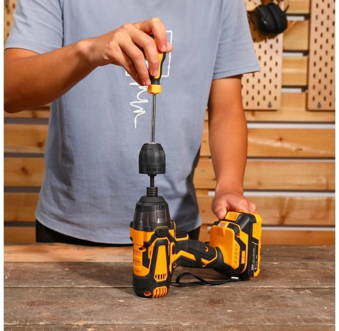 Винтоверт Deko DKIS20-Li 20Вт аккум. патрон:быстрозажимной кейс в комплекте 063-4392