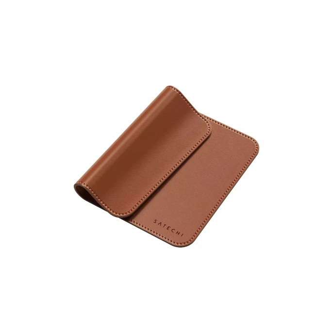 Коврик для мыши из веганской кожи Satechi Vegan-Leather Premium Desk Mat. Цвет: коричневый