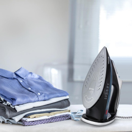 Утюг Vitek VT-8304,  с паровым ударом,  2400Вт,  с автоотключением,  черный и белый/синий