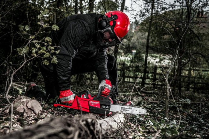 Аккумуляторная цепная пила Milwaukee M18 FCHSC-121 FUEL 4933471442