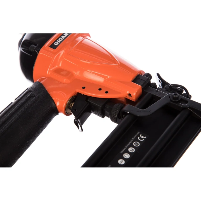 Гвоздезабивной пистолет (гвозди 47/F/055/049/300/J/SK50; длина гвоздей 15-50 мм) Gigant NG50