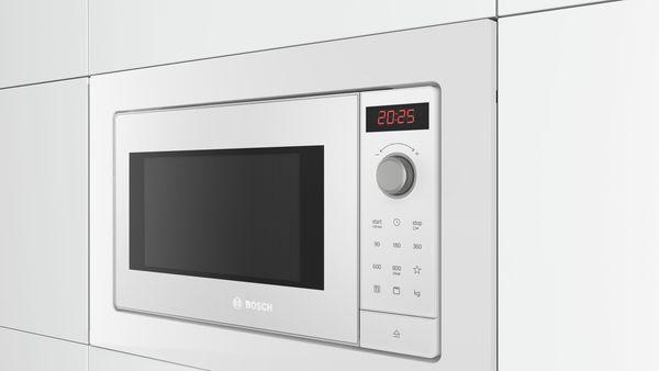 Встраиваемая микроволновая печь Bosch Serie 2 BEL653MW3, 25л, 800Вт, белый
