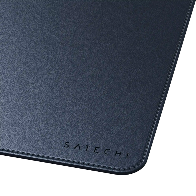 Коврик для мыши и клавиатуры большой из веганской кожи Satechi Vegan-Leather Premium Desk Mat. Цвет: синий (ST-LPDMB)