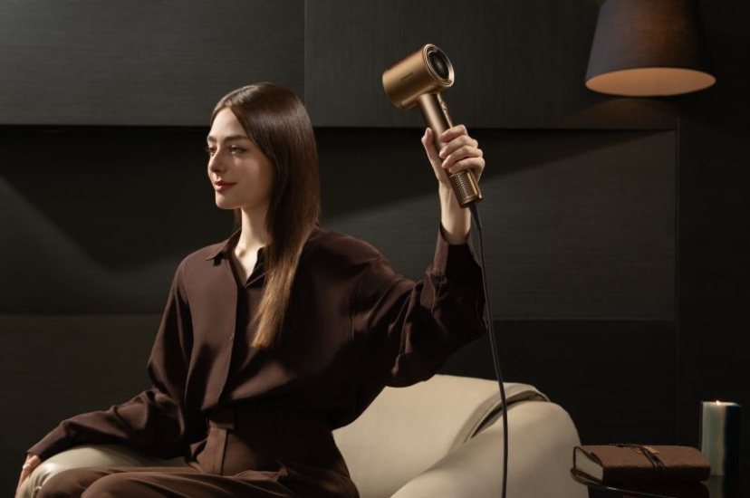 Dreame привезла в Россию ИИ-фены, робот-пылесос с «пит-стопом для швабр» и другие новинки