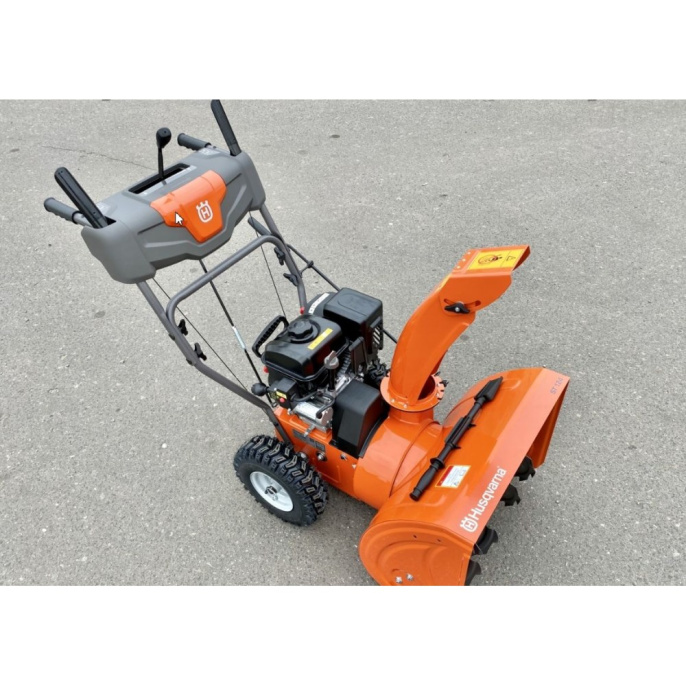 Снегоуборщик бензиновый Holzfforma ST124 HST124