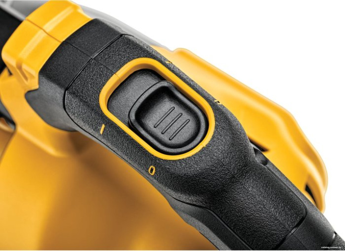 Пылесос DeWalt DCV501LN-XJ щеточный, ручной, объем бака: 0.75л, источник питания: аккумулятор, Li-Ion, 18В, тип пылесборника: контейнер, длина всасывающего шланга: 0.625м, уровень шума: 75дБ А , уровень