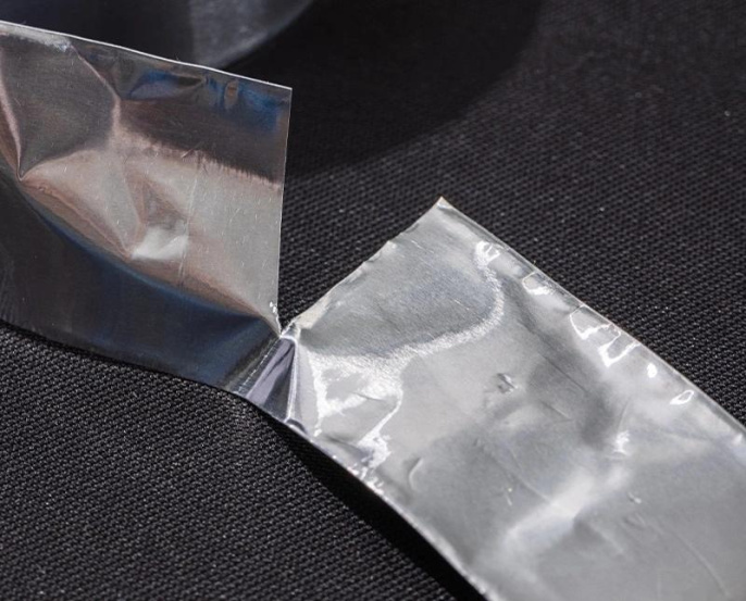 Клейкая лента Deli EA651 серебристый шир.60мм дл.10м 100мкр