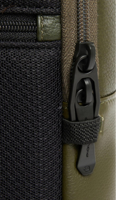 Рюкзак слинг Piquadro Russel CA6764W137/VE2 хаки кожа