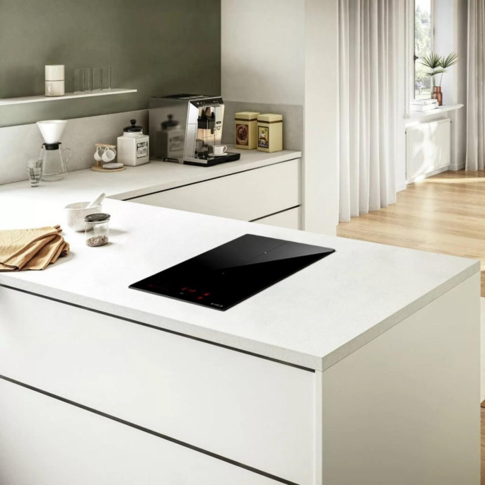 Индукционная варочная панель ELICA RATIO 302 PLUS BL, 30 см, сенсорное управление, 9 уровней мощности, Bridge zone, Booster, индикатор остаточного тепла, распознование посуды, пауза, подогрев, таймер, цвет черный