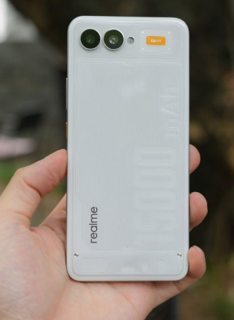 Apple готовится к презентации, realme показала супервыносливый смартфон. Главное за неделю