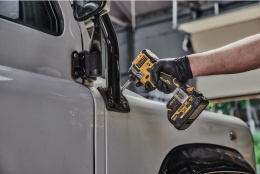 Винтоверт DeWalt DCF850NT-XJ бесщеточный двигатель, наличие удара, тип патрона: шестигранный HEX , 1/4, источник питания: аккумулятор, Li-Ion, 18В, выходная мощность: 380Вт, регулировка оборотов, 3200об/мин, крутящий момент