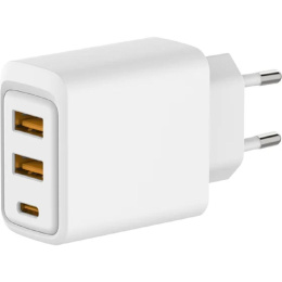 Rexant 18-2213 Сетевое зарядное устройство с двумя портами USB-A и одним портом USB-C, 10Вт