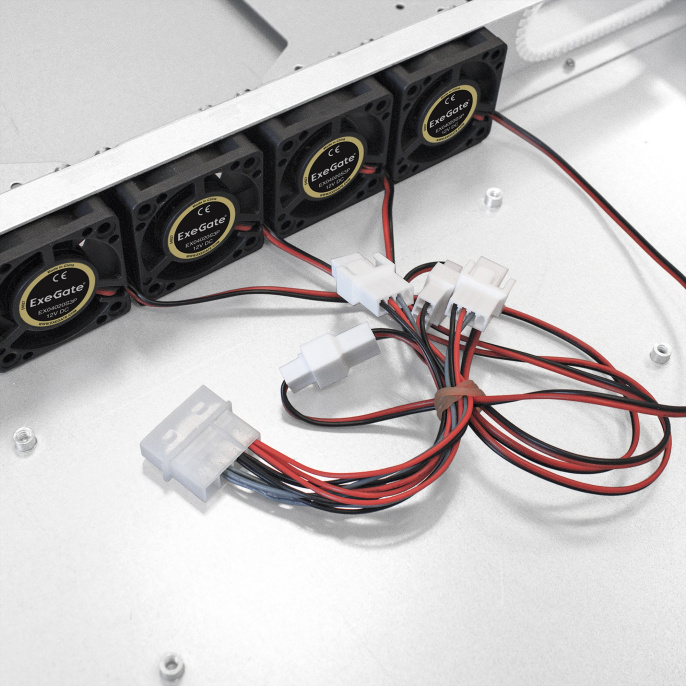 Серверный корпус ExeGate Pro 1U650-04 <RM 19", высота 1U, глубина 650, без БП, USB> EX264266RUS