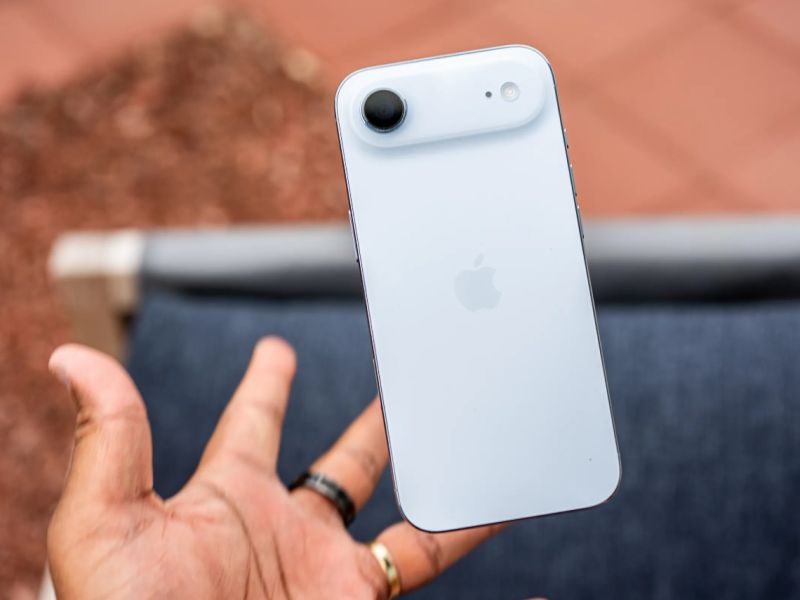 Рекордно тонкий, но компромиссный: что говорят в первых обзорах iPhone Air