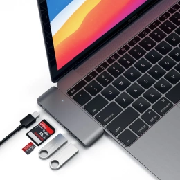 USB-хаб Satechi Type-C USB 3.0 Passthrough Hub для Macbook 12". Порты: 1x USB-C, 2 x USB 3.0, SD, microSD. Цвет серый космос. (ST-TCUPM)