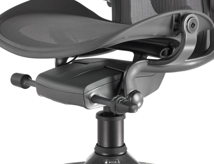 Кресло HERMAN MILLER Aeron C Large, на колесиках, сетка, черный [aeron c large black]