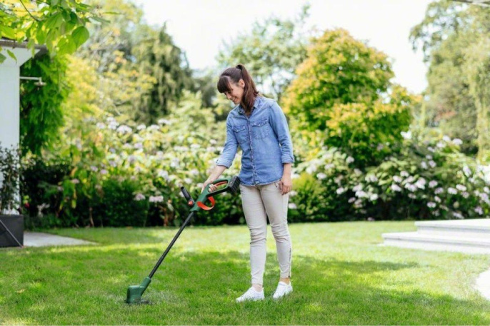 Аккумуляторный триммер Bosch EasyGrassCut 18V-26 06008C1C04