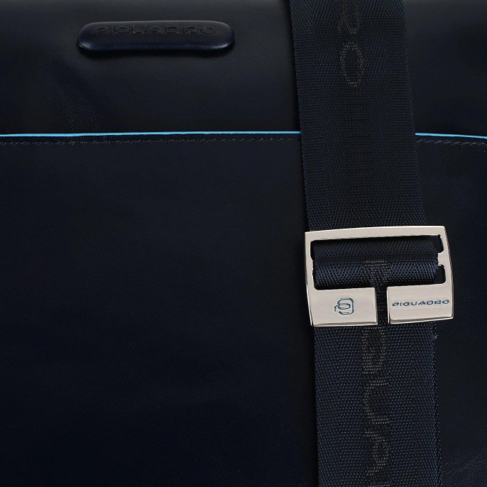 Сумка-мессенджер Piquadro Blue Square CA5086B2/BLU2 темно-синий натур.кожа