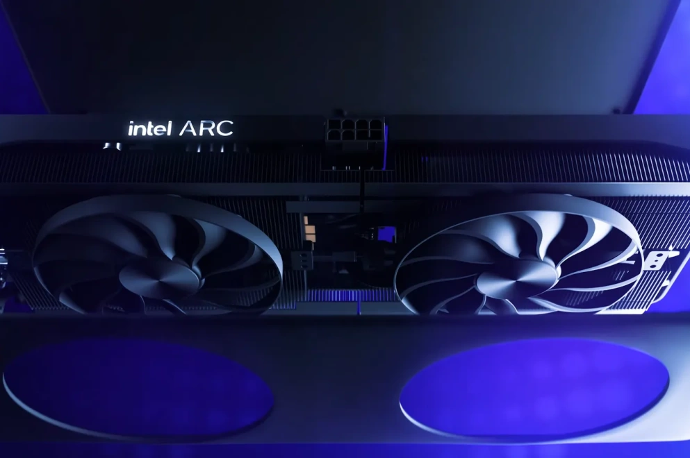 Компания Intel выпустила флагманскую видеокарту Intel Arc B770 уровня GeForce RTX 5060