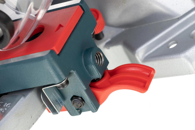 Торцовочная пила Bosch GCM 216 1300Вт 4800об/мин d=216мм