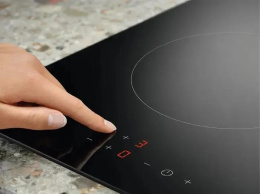 Домино ELECTROLUX/ Электрическая стеклокерамическая варочная поверхность, цвет: Черный, таймер для каждой зоны нагрева, без рамки LHR3233CK
