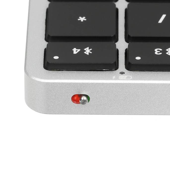 Беспроводная клавиатура Satechi Slim X3 Bluetooth Keyboard-RU. Раскладка - Русская. Цвет: серебристый