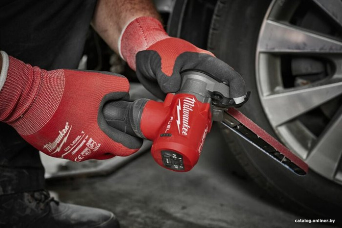 Ленточная шлифмашина Milwaukee M12 FBFL13-0 4933480960 питание: аккумулятор 12 В , частота вращения на холостом ходу: от 7200 до 14500 об/мин, скорость движения ленты: 1105 м/мин