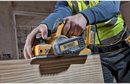 Рубанок DeWALT DCP580N-XJ