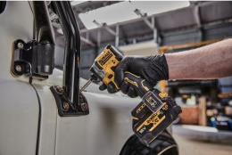 Винтоверт DeWalt DCF850NT-XJ бесщеточный двигатель, наличие удара, тип патрона: шестигранный HEX , 1/4, источник питания: аккумулятор, Li-Ion, 18В, выходная мощность: 380Вт, регулировка оборотов, 3200об/мин, крутящий момент