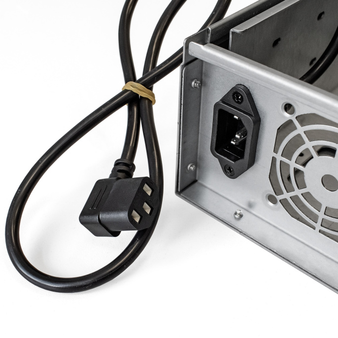 Серверный корпус ExeGate Pro 2U650-08 <RM 19", высота 2U, глубина 650, без БП, 2*USB> EX284960RUS