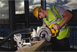 Торцовочная пила DeWalt DWS778 1850Вт 4300об/мин d 250мм