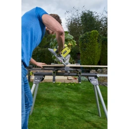 Аккумуляторная торцовочно-усовочная пила Ryobi ONE+ R18MS216-0 5133003597