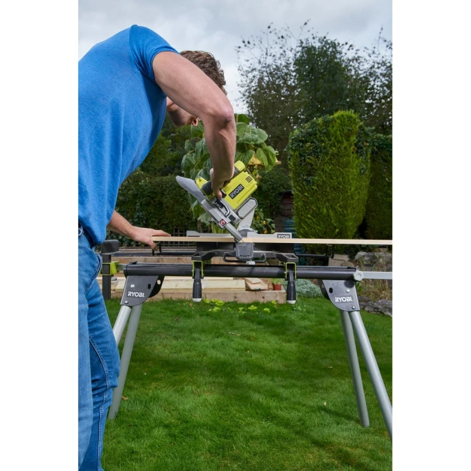 Аккумуляторная торцовочно-усовочная пила Ryobi ONE+ R18MS216-0 5133003597