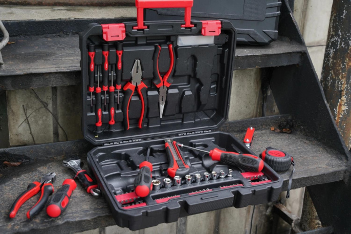 Набор инструментов CARTMAN 100068523492,  82 предмета