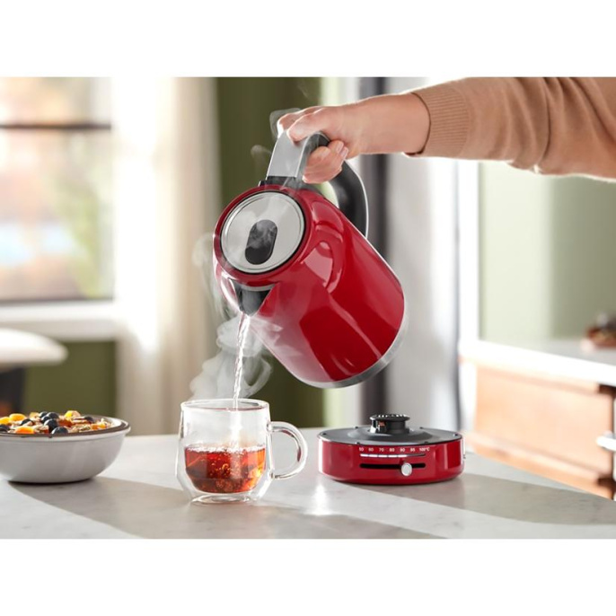 Электрочайник KitchenAid, 1.7 л. Электрочайник KitchenAid, термо-контроль, 1.7 л., красный