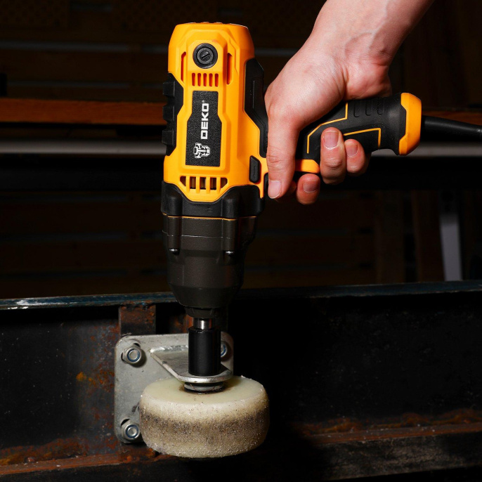 Гайковерт Deko DKIW1100 1100Вт патрон:квад.1/2" кейс в комплекте 063-3004