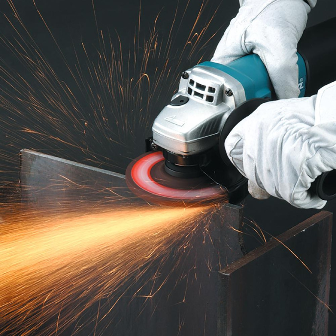 Одноручная углошлифмашина MAKITA 9557 HN в кор. 9557HN